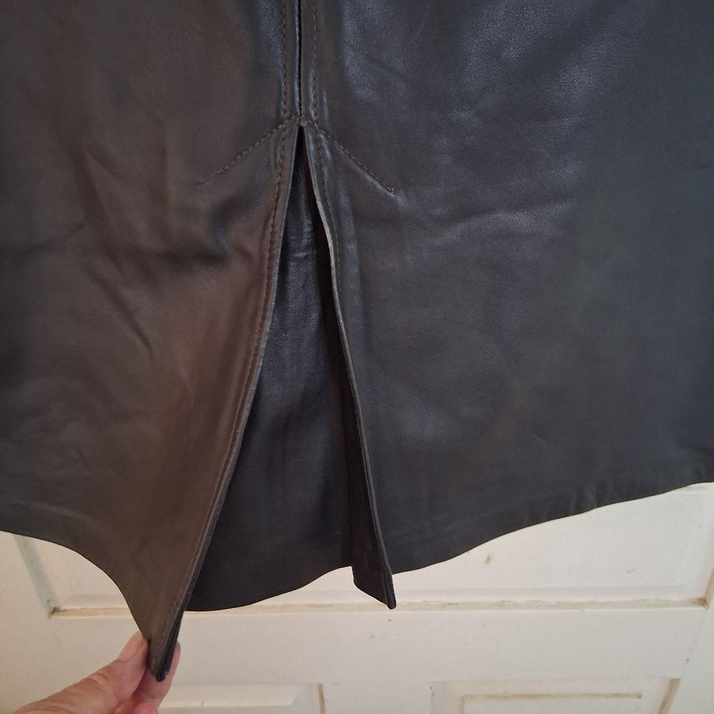 GAP Vintage Charcoal Leather Below the Knee Pencil Skirt with Zip Back - Picture 7 of 16